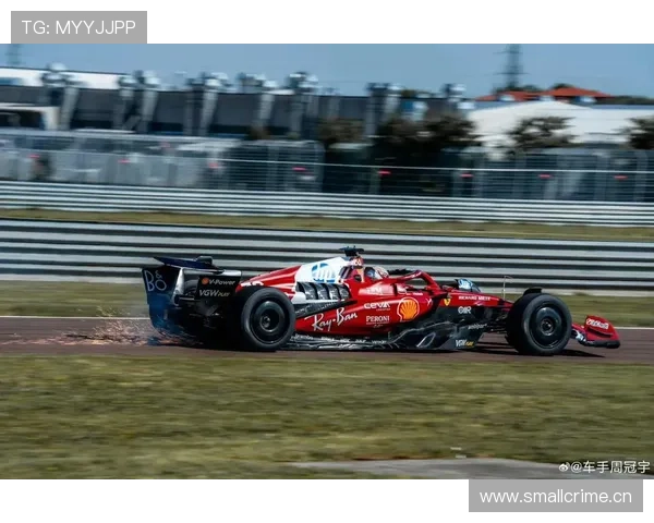 周冠宇开F1回家顺路接娃？