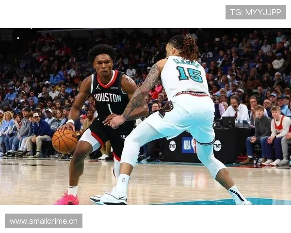 阿门·汤普森突破改造进攻体系 提升球队无球得分效率